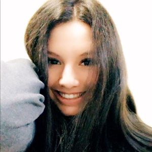 Meet your Posher, Chloe